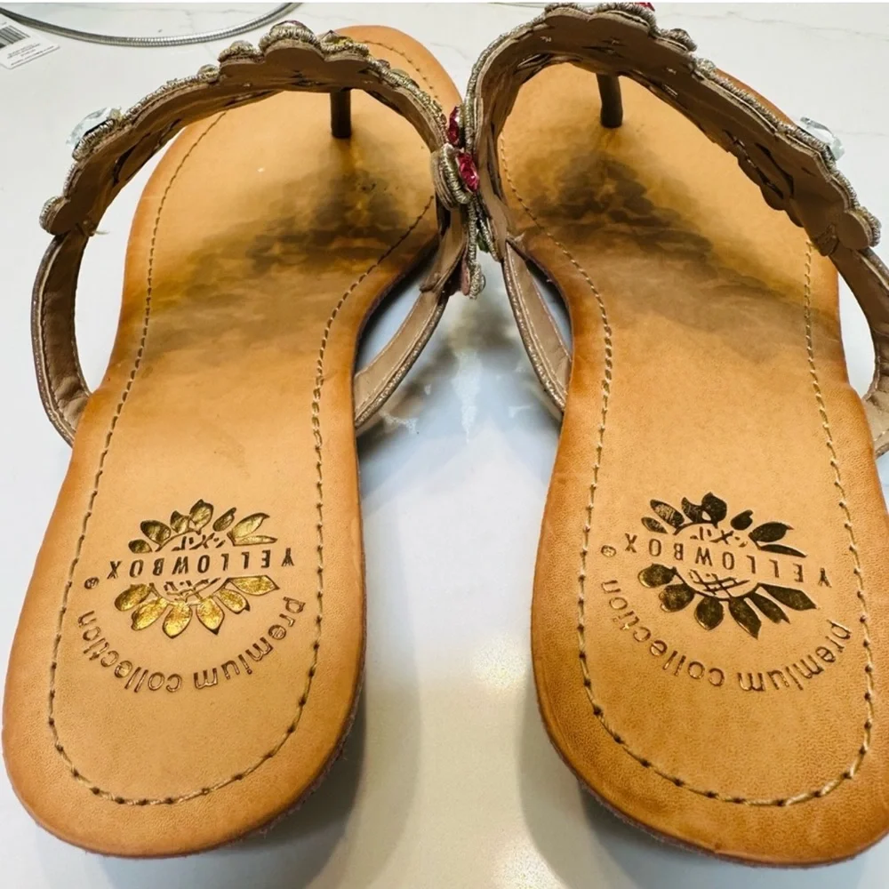 Amee Sandals Thong-style Elegant
Rhinestone Jeweled Embellished Sandals | 6.5 - Picture 6 of 12